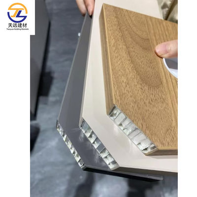 Fireproof Artistic Aluminum Honeycomb Panel Square Aluminum Baffle Ceiling