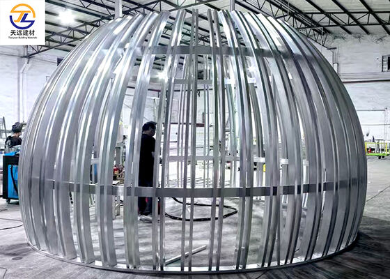 Curved Aluminum Battens with Birdcage Pattern Wood Grain Finish – Special-Shaped Flower-Designed Bent Aluminum Square Tubes for Commercial Mall & Hotel Curtain Walls & Feature Walls